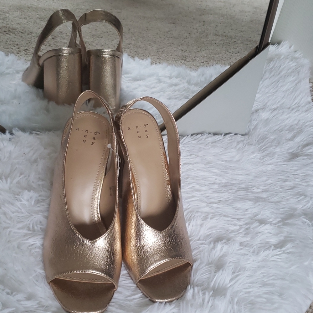 NWT A New Day Gold Rose Heels